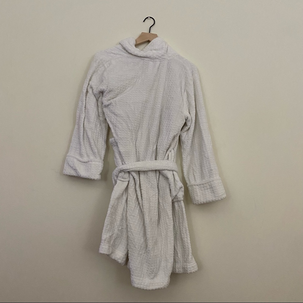 Plush White Robe - Picture 3 of 4